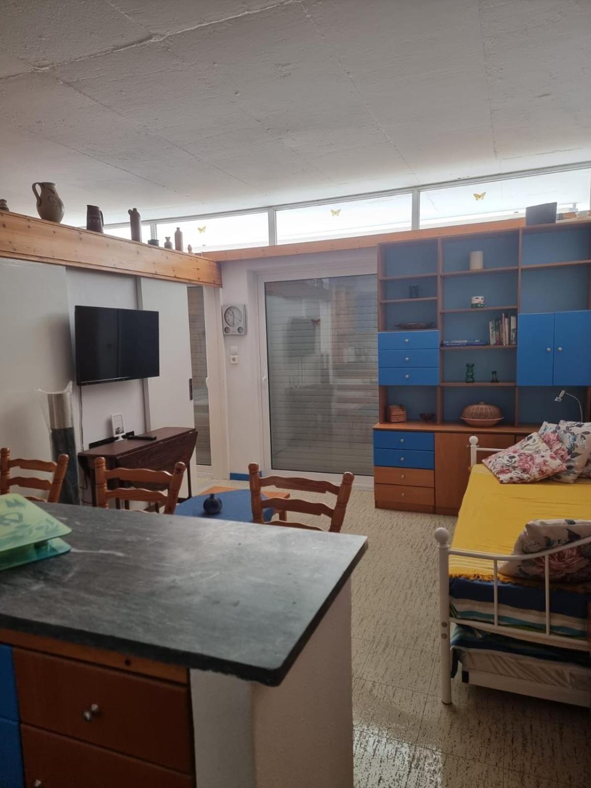 Atlas Apartment With Private Beach And Seaview Blue Лутракі Екстер'єр фото